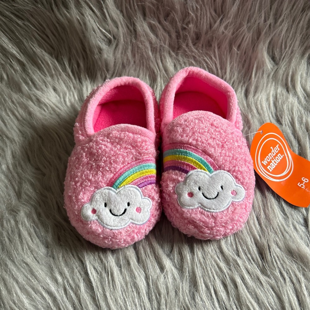 Wonder Nation Slippers Toddler Girls Size 5-6 Pink Fuzzy Rainbow Slip On Shoes